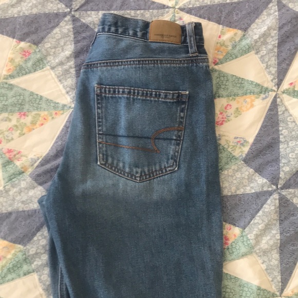 American Eagle Mom jeans!!!! - Picture 2 of 3